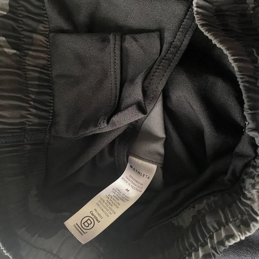 size M Athleta printed mesh racer run shorts‎ 4